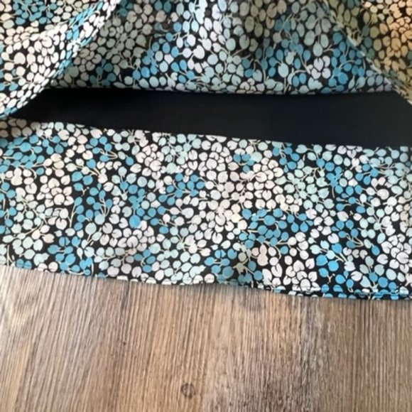 Colorful blue and cream colored Ann Taylor mid length skirt - Size 8 - Picture 8 of 13